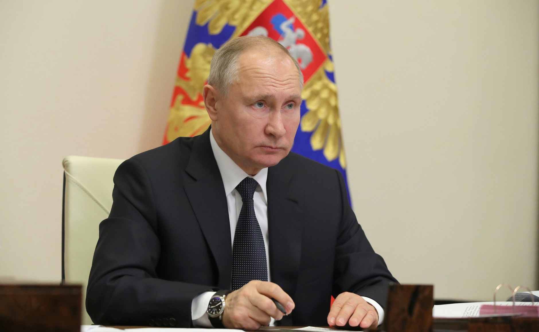 Владимир  Путин поручил разработать программу в области экологии и климата на 2021–2030 гг.